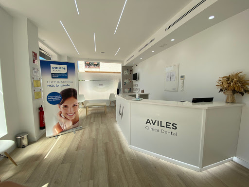 Clínica Dental AVILÉS